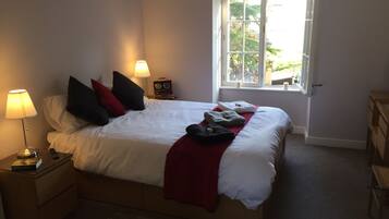 4 dormitorios, tabla de planchar con plancha, wifi y ropa de cama