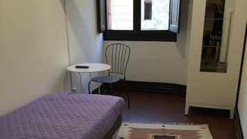 4 bedrooms, WiFi, bed sheets, wheelchair access