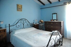 4 bedrooms, WiFi, bed sheets