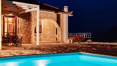 Liladi Stone-Built Villa With Exclusive Pool.