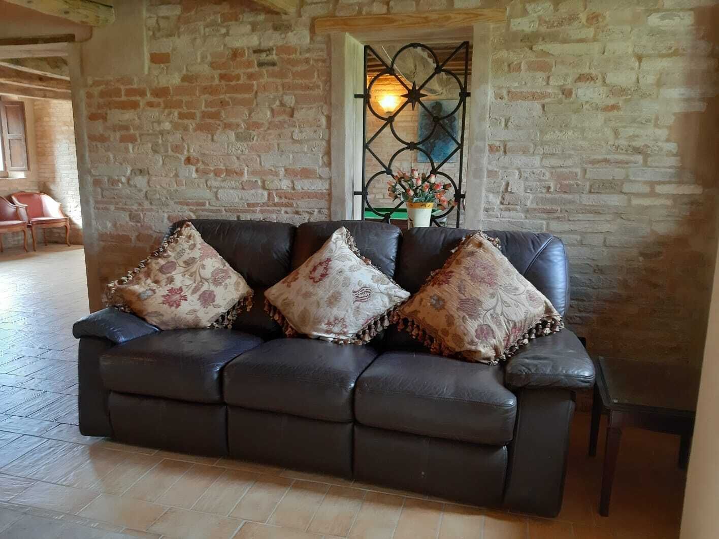  TYPICAL ITALIAN STYLE VILLA WITH POOL