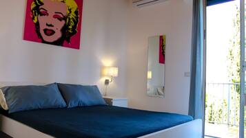 3 bedrooms, desk, iron/ironing board, WiFi