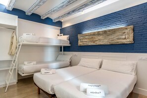 3 bedrooms, in-room safe, iron/ironing board, free WiFi