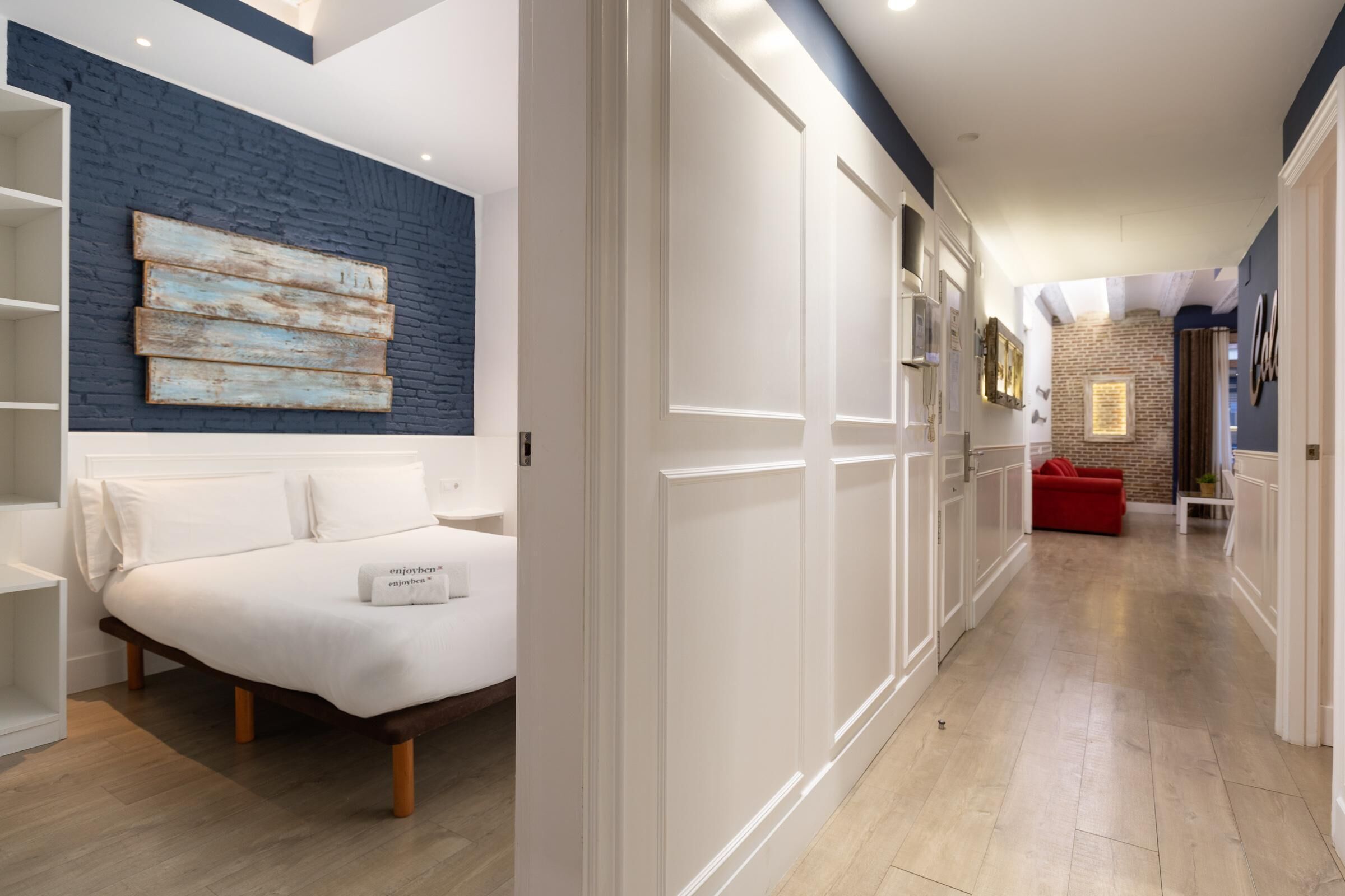 3 slaapkamers, een kluis op de kamer, een strijkplank/strijkijzer