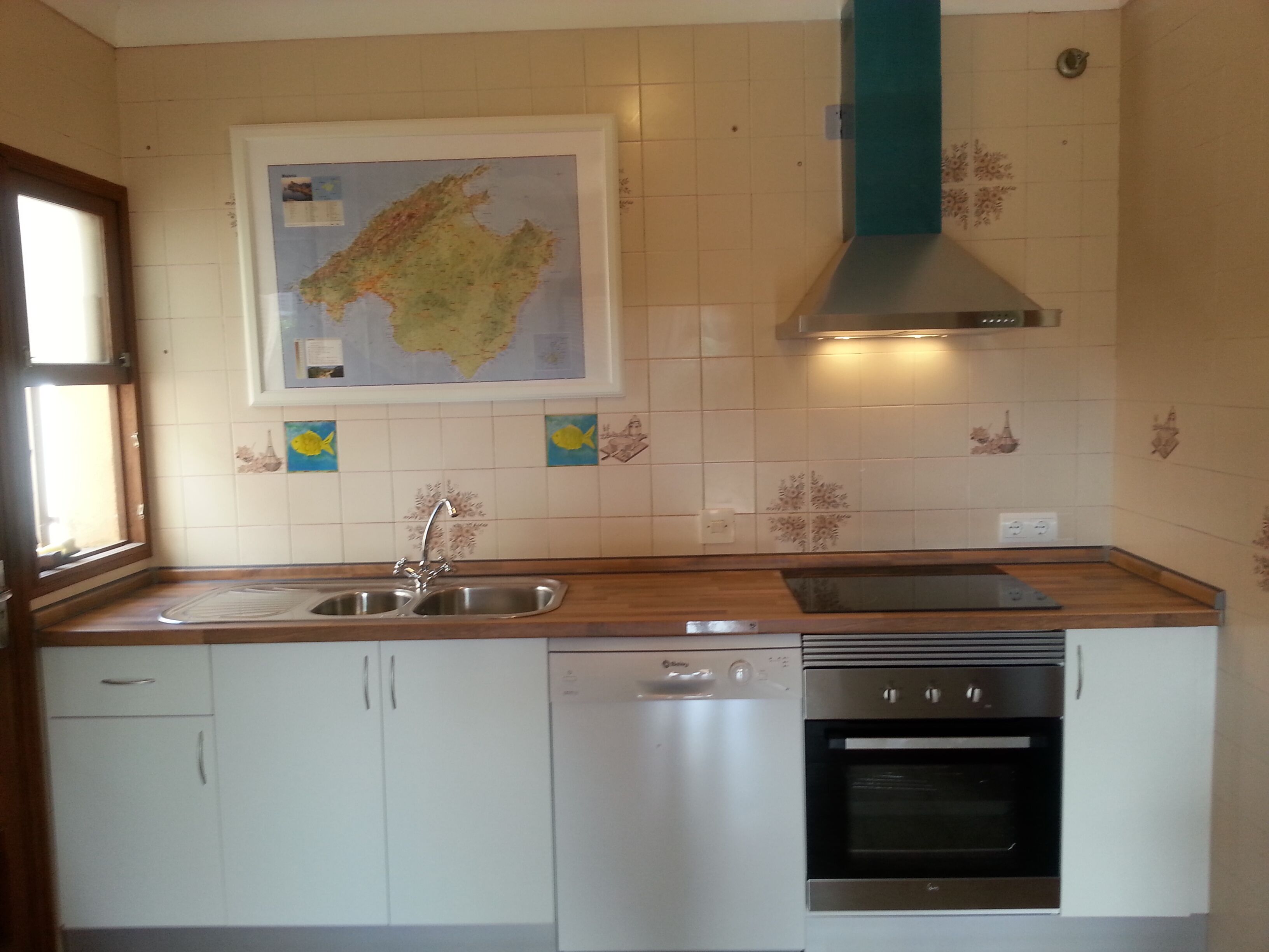 2 mins from the sea : Villa with pool, ideal for large families/groups on hols