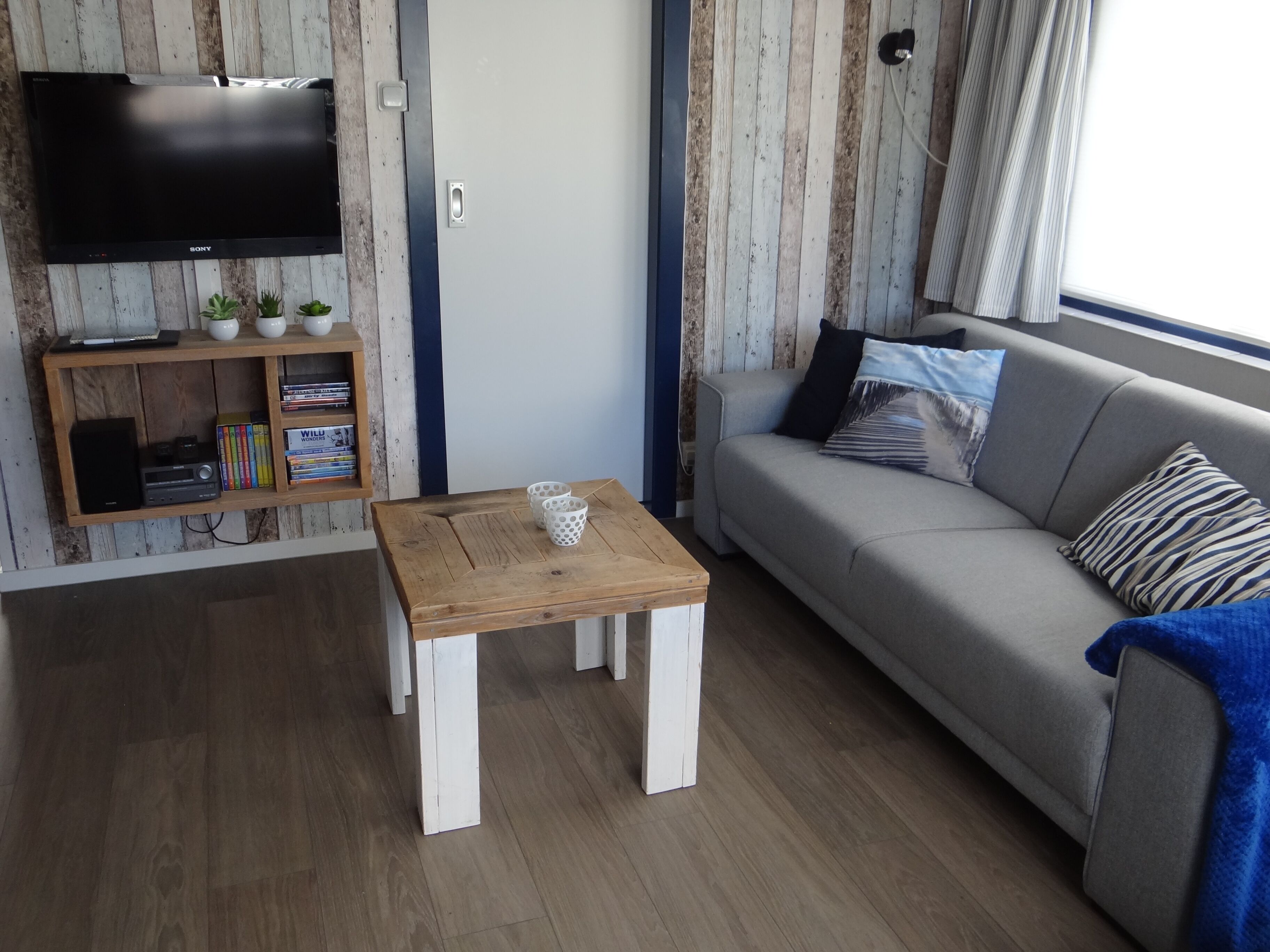 智能电视、DVD 播放器、影片库、立体声音响