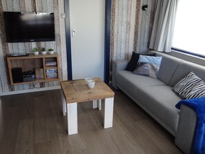 Älytelevisio, DVD-soitin, videokirjasto, stereot