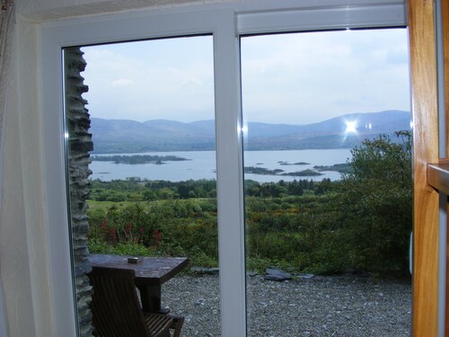 Bedrock Cottage - 2 Bedroom cottage with Sea Views just 10 minutes from Kenmare