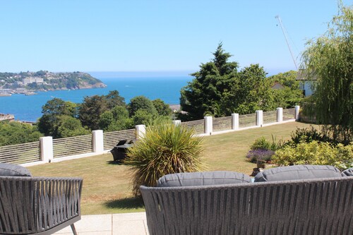 Luxus Apartment - 4 Personen - Spektakuläre Aussicht mit eigenem Pool und Whirlpool