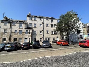 Exterior - Stylish 3 bed flat, St Andrews town centre  - 18th Hole 13 mins walk (St. Andrews)