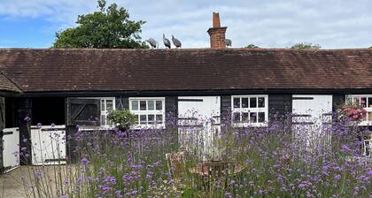 Einzigartige Selbstversorger-Molkereiumstellung auf einer neuen Waldfarm