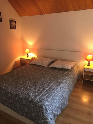 3 bedrooms, iron/ironing board, travel crib, free WiFi