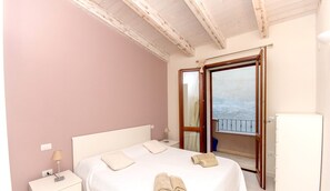 2 chambres, fer et planche à repasser, Wi-Fi gratuit, draps fournis