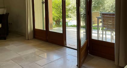 Villa de luxe dans un quartier calme avec piscine privée