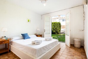 3 bedrooms, iron/ironing board, free WiFi, bed sheets