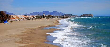 Una playa cerca