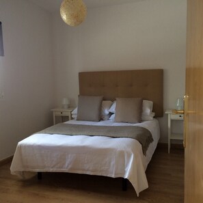 3 bedrooms, iron/ironing board, travel cot, WiFi
