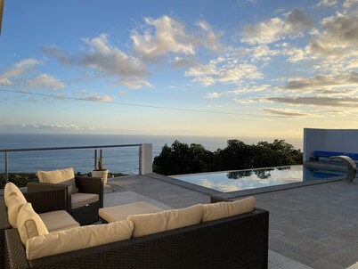 Secluded villa boasting panoramic views to the sea - infinity pool and free Wifi