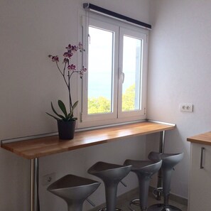 Interior - Secluded villa boasting panoramic views to the sea - infinity pool and free Wifi (Tijarafe)