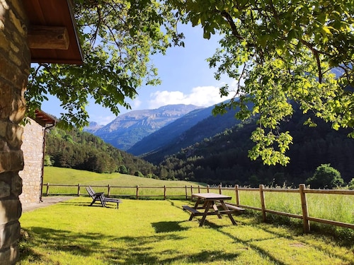 Self catering Borda Batista for 6 people