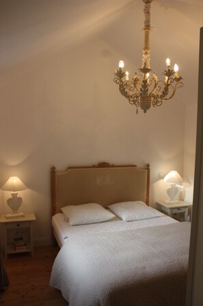 1 bedroom, iron/ironing board, WiFi