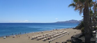 Central Apartment with Community Pool and Established Gardens, Wi-Fi & UK TV