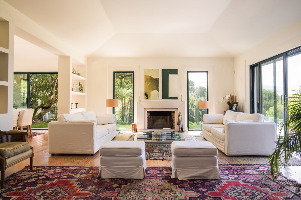 Sintra villa for 12, heated pool, sea and mountain stunning view, 5m to beach