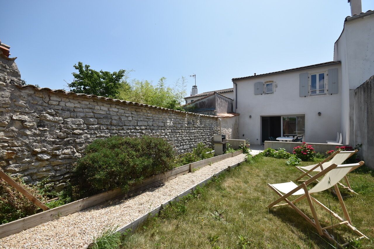 Charming villa village center near beach