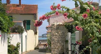 Maison de caractÚre, avec grand jardin à proximité de La Rochelle