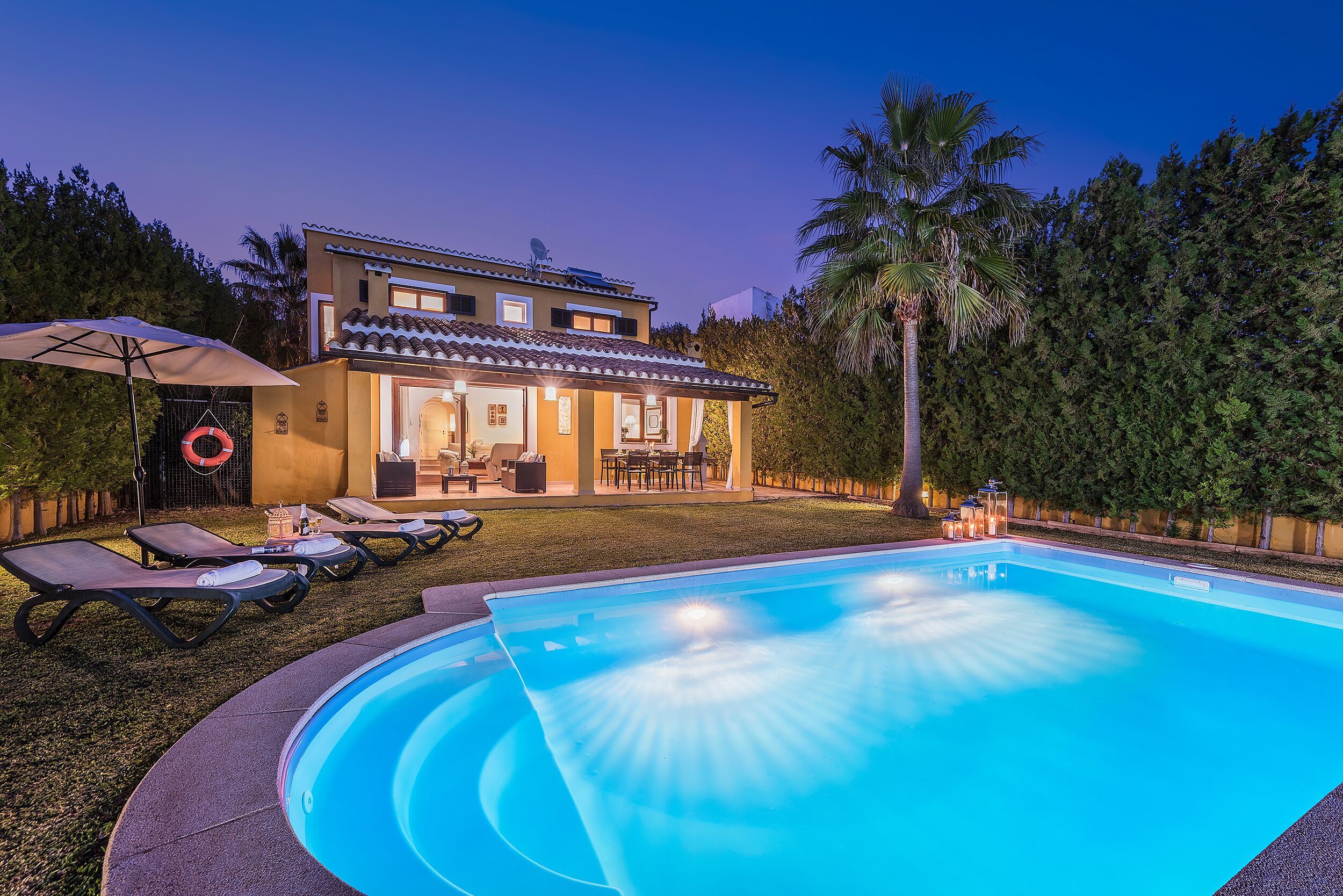 Bonito Chalet con piscina, aire acondicionado y WIFI. Tranquilo y cerca del mar