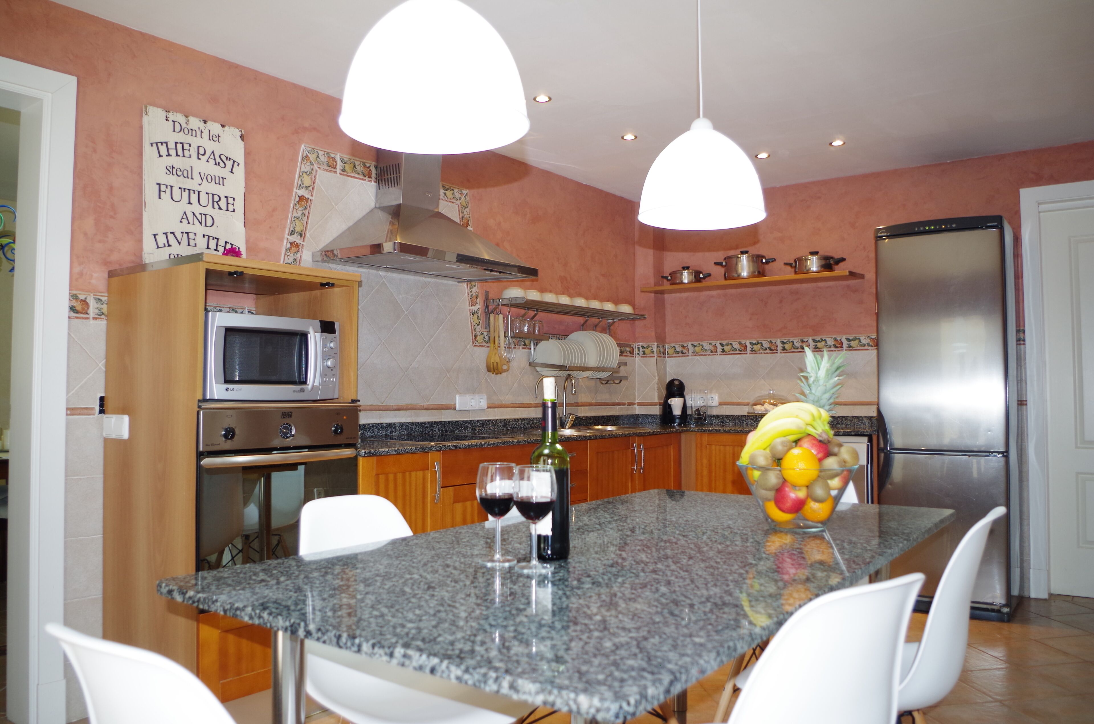 Bonito Chalet con piscina, aire acondicionado y WIFI. Tranquilo y cerca del mar