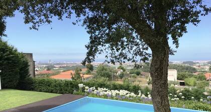 Luxury villa with pool and sea view -Free Wifi
