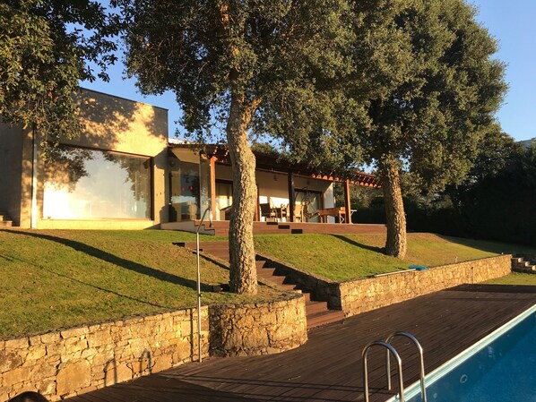 Pool - Luxury villa with pool and sea view -Free Wifi (povoa de varzim)
