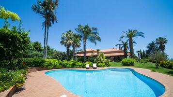 Piscina all'aperto