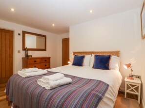 5 habitaciones, tabla de planchar con plancha, wifi y ropa de cama 