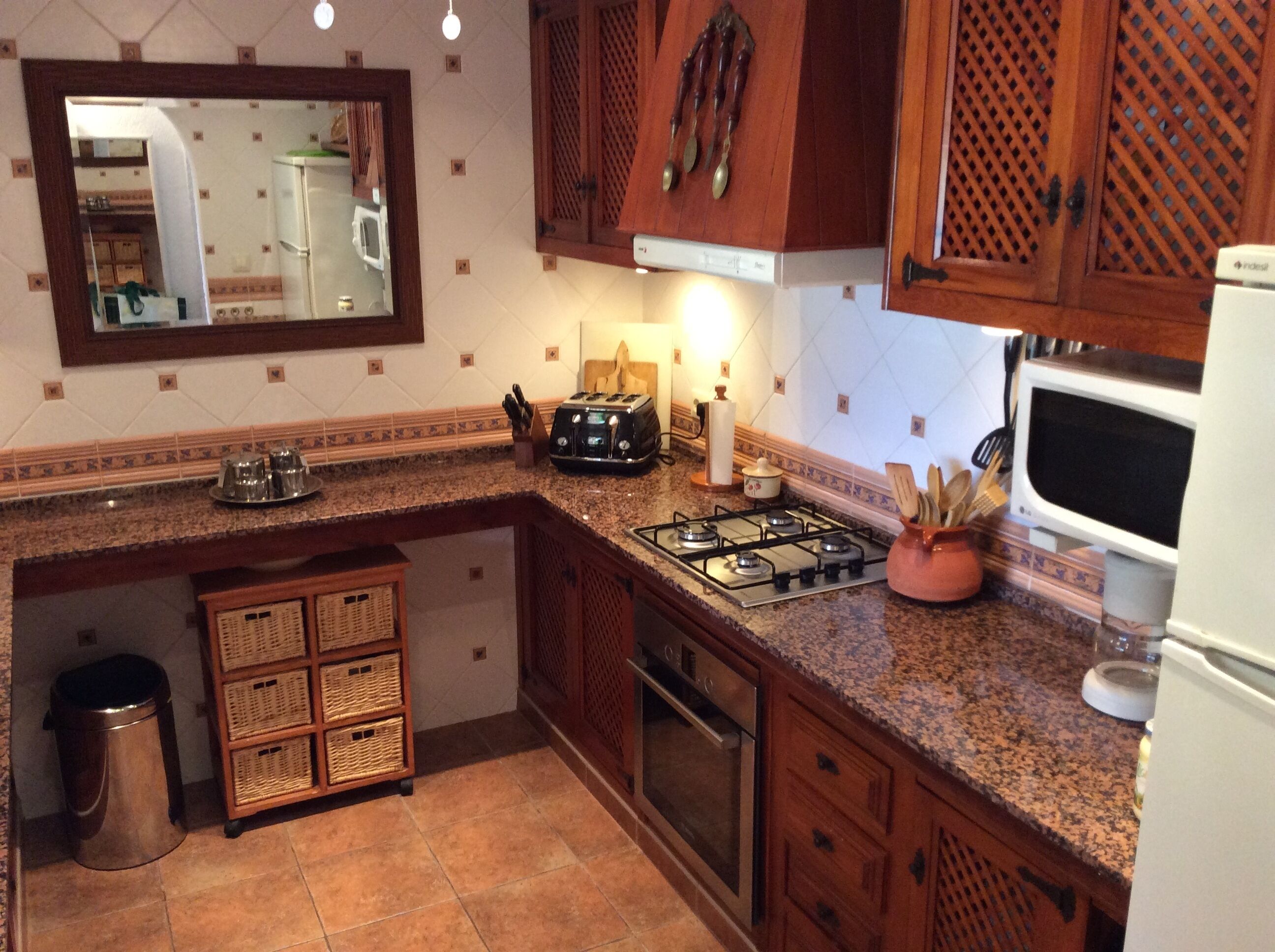 Villa Hermosa En El Jardín cerrado, maduras, piscina con iluminación privada y vistas maravillosas