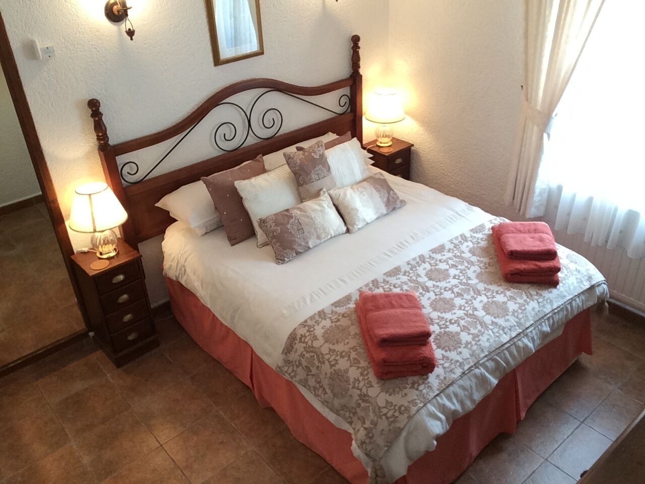 Villa Hermosa En El Jardín cerrado, maduras, piscina con iluminación privada y vistas maravillosas