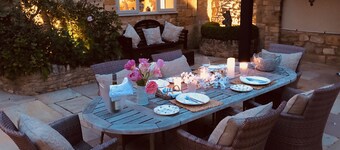 Stunning Interior Designed 2 bedroom House in the center of Chipping Campden