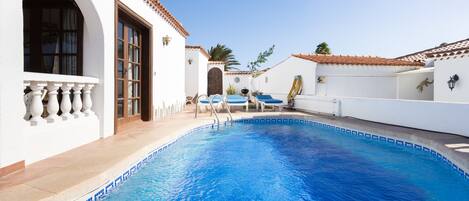 Et oppvarmet basseng