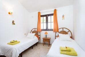 2 slaapkamers, een strijkplank/strijkijzer, wifi, beddengoed