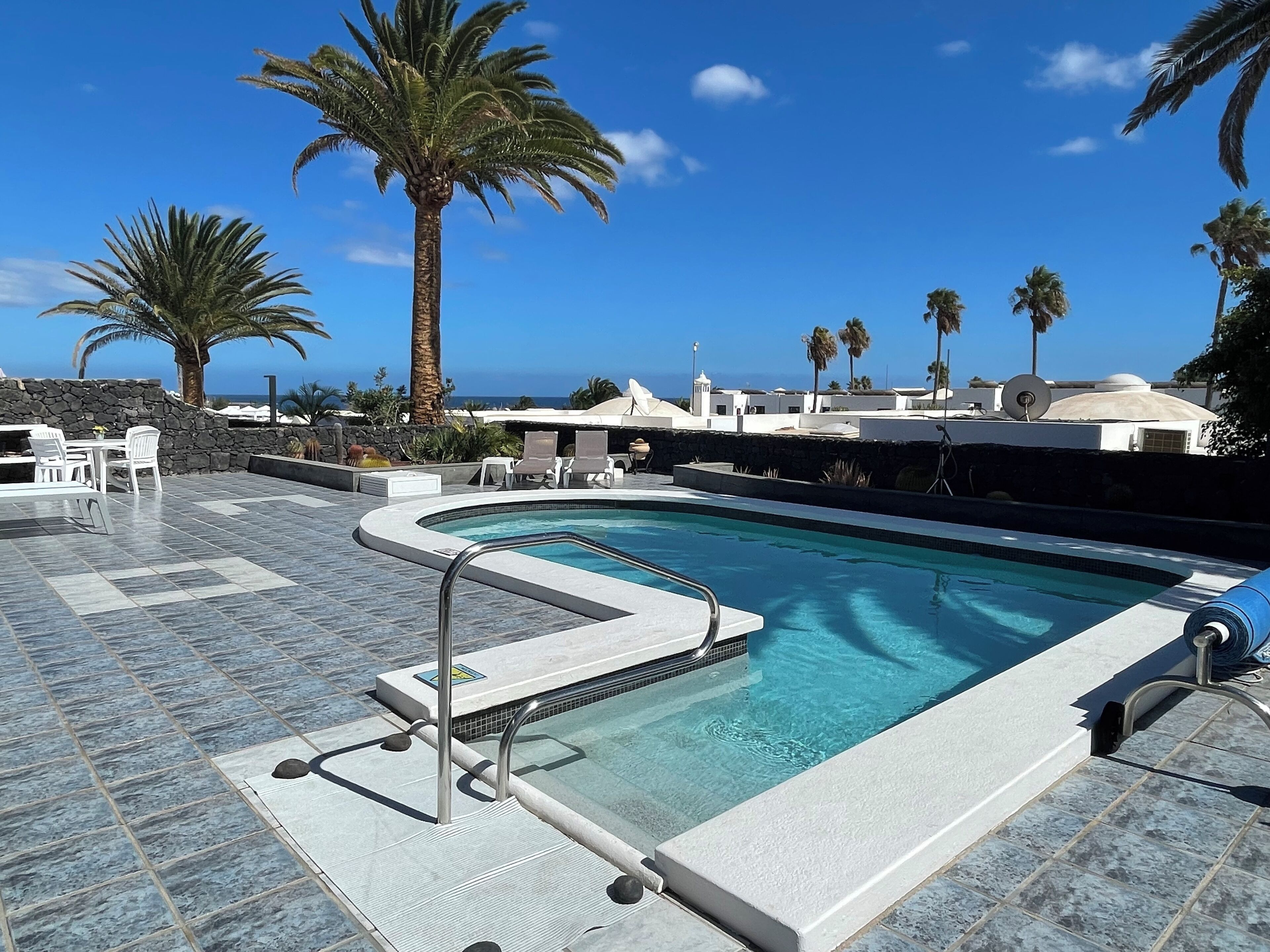 Piscine extérieure, piscine chauffée