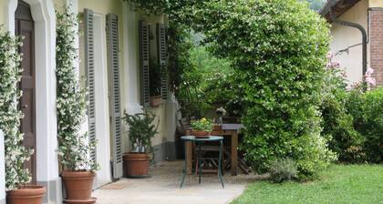 Il Tiglio 1, an ancient renovated farmhouse on the Turin hillside