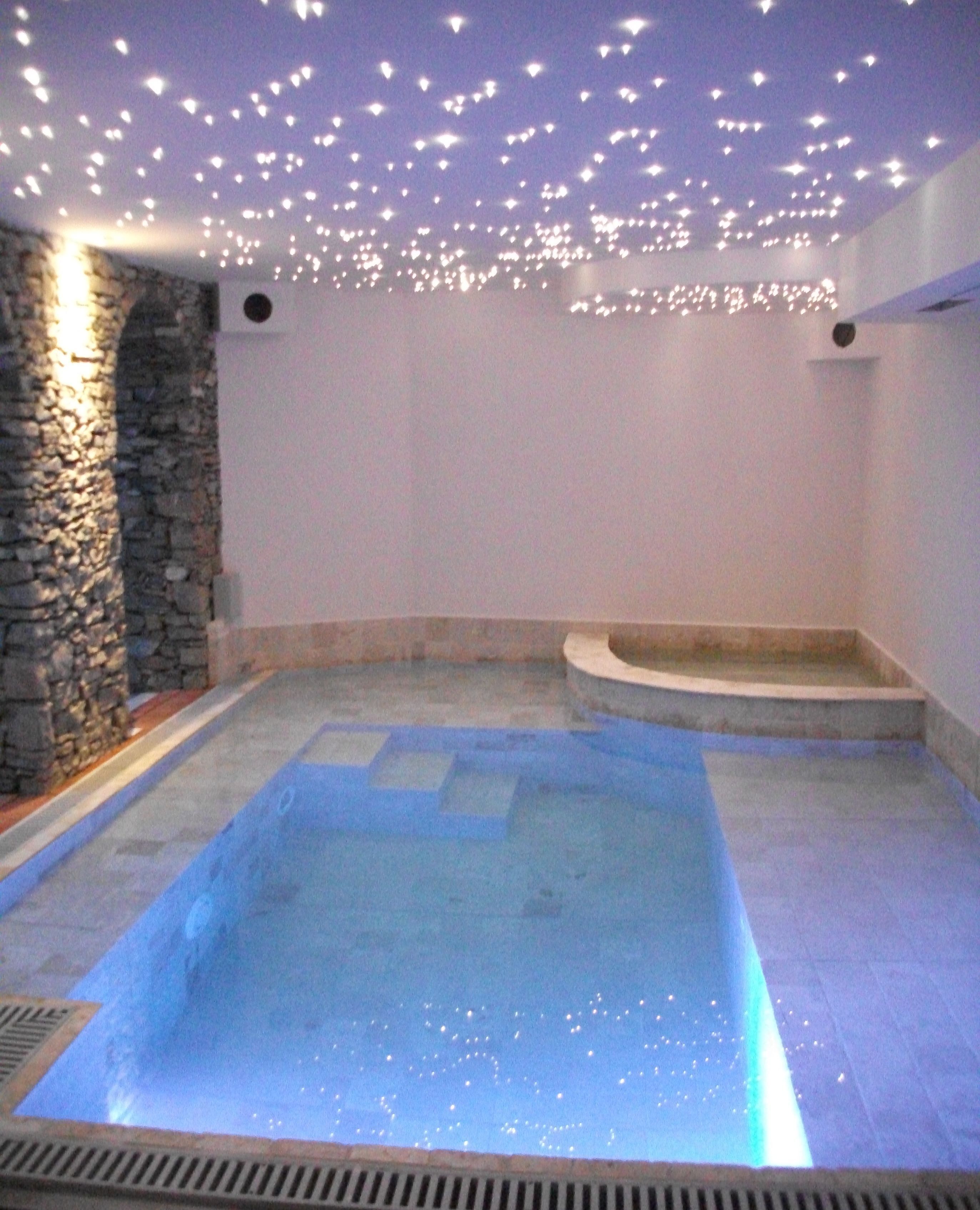 Indendørs pool, opvarmet pool