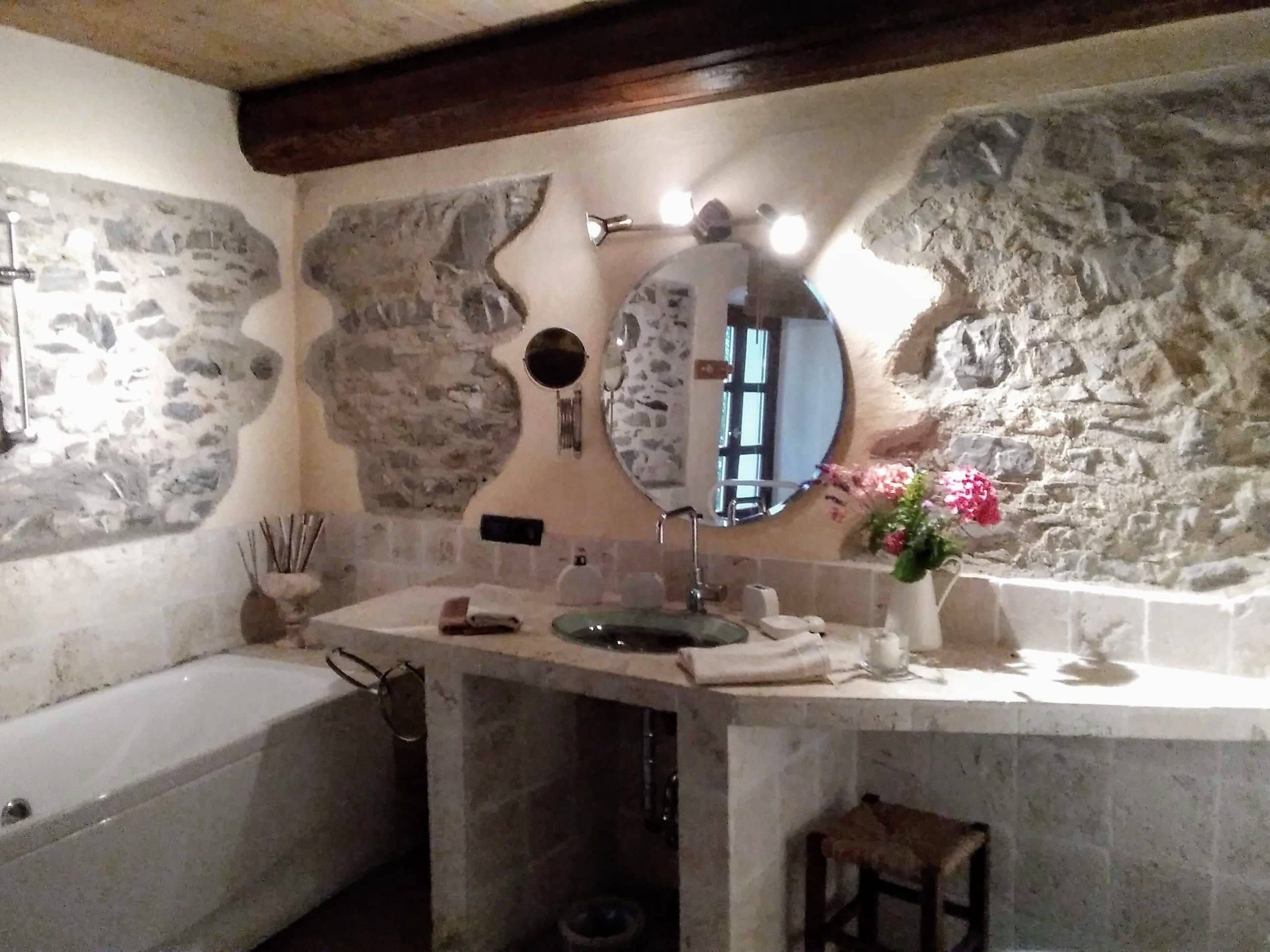 Stone Charming Villa 150 sq.m, 6 km From The Beaches, SPA, Gorgeous BBQ Area