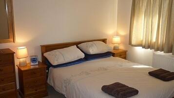 3 bedrooms, iron/ironing board, free WiFi, bed sheets