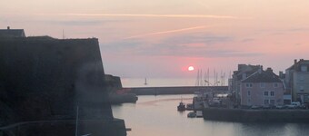 Downtown apartment with breathtaking view of the port and the Vauban citadel