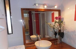 Douche, séchoir à cheveux