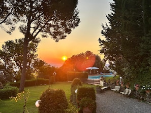 Property grounds - San Gimignano - Panoramic garden and beautiful pool! (San Gimignano)