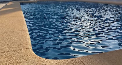 Cosy villa with own pool, climate, wifi, 4 bedrooms and sleeps 8 people