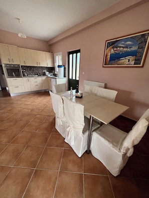 Dining - Large 4 bedroom family villa, fabulous Sea views private pool with Jacuzzi seat (Kefallonia)